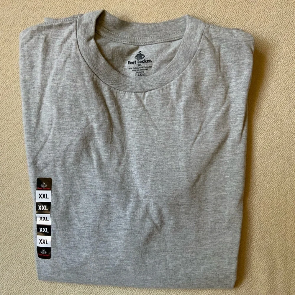 Footlocker T-shirt - Picture 1 of 4